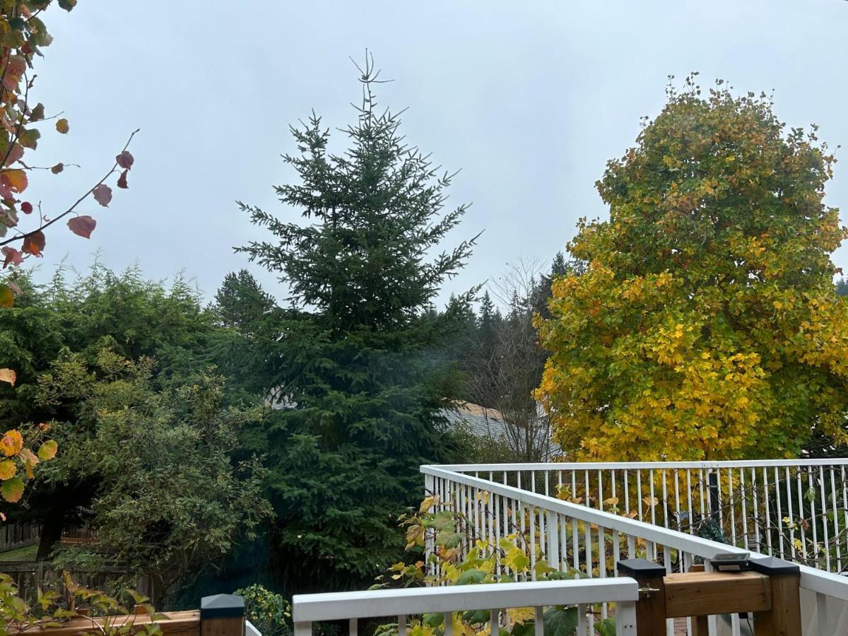 North Nanaimo Gem - Garden-View Room With Private Ensuite Bagian luar foto