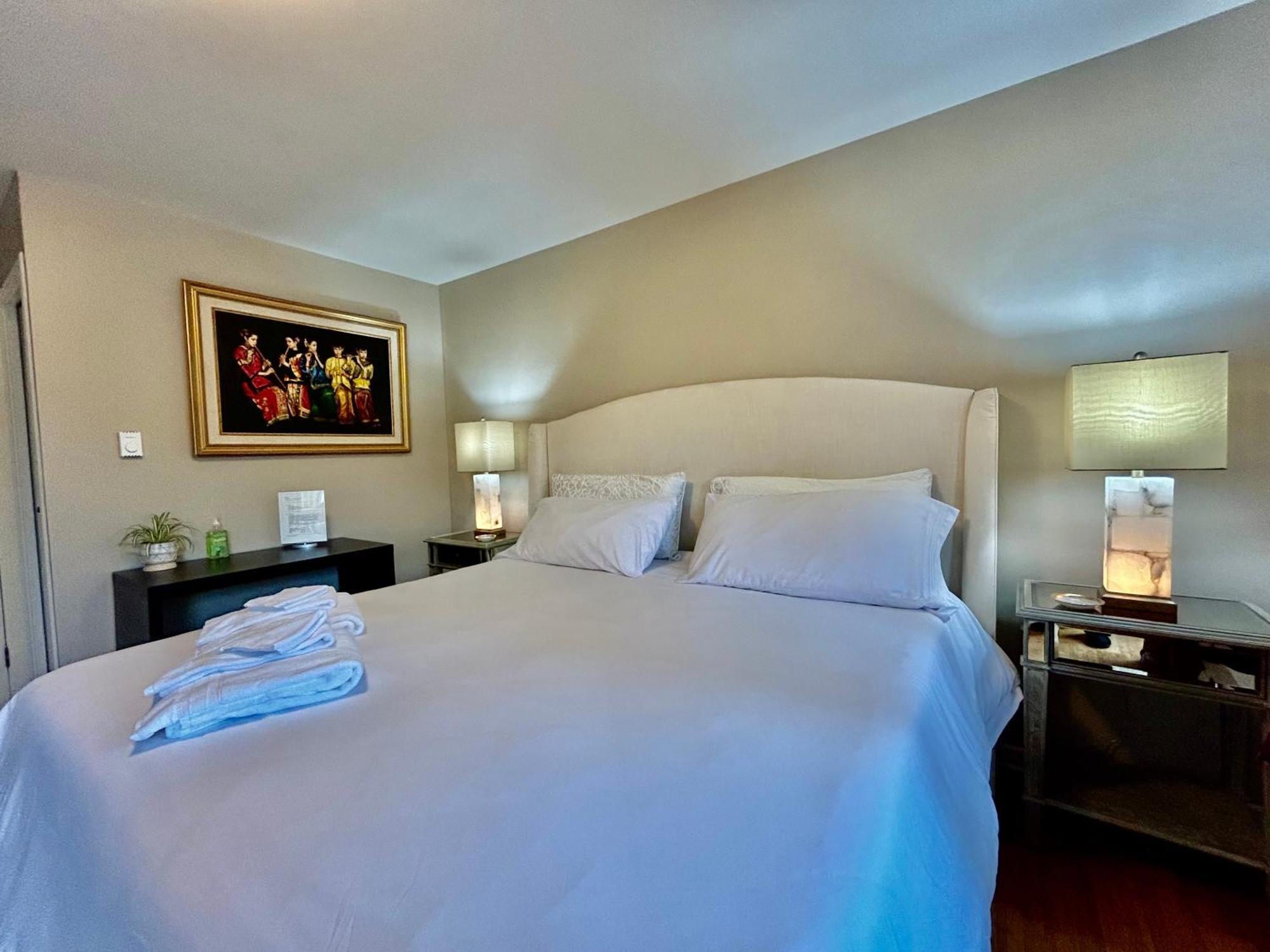 North Nanaimo Gem - Garden-View Room With Private Ensuite Bagian luar foto