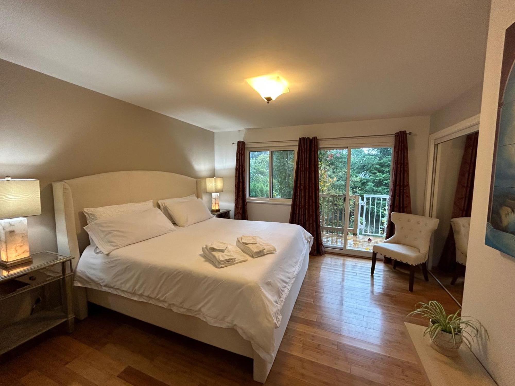 North Nanaimo Gem - Garden-View Room With Private Ensuite Bagian luar foto
